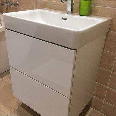 vanna-skapitis-zem-zilietnes